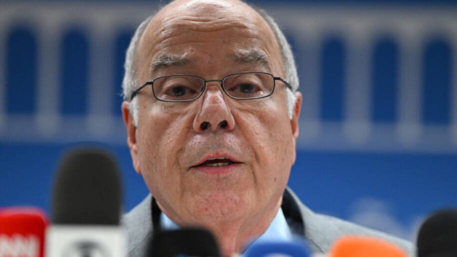 Brasil diz a EUA que tarifaço é injusto e exige diálogo após reunião tensa