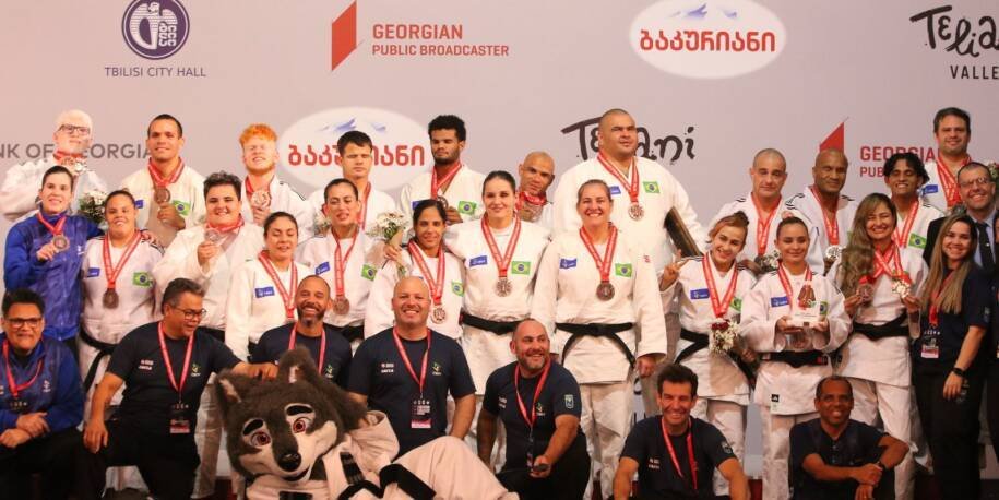 Brasil garante bronze em mundiais paralímpicos de judô e triatlo com vitórias emocionantes