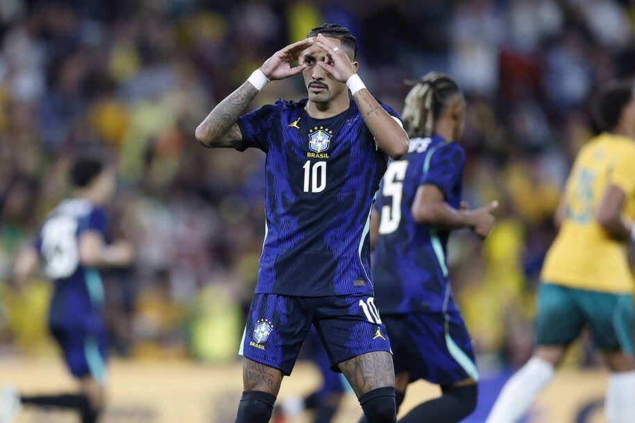 Brasil vence Austrália por 4 a 2 em jogo decidido pelo VAR e estreia de Endrick
