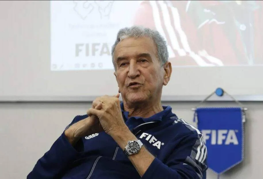 Carlos Alberto Parreira supera 80 dias de internação e deixa Hospital Samaritano Barra