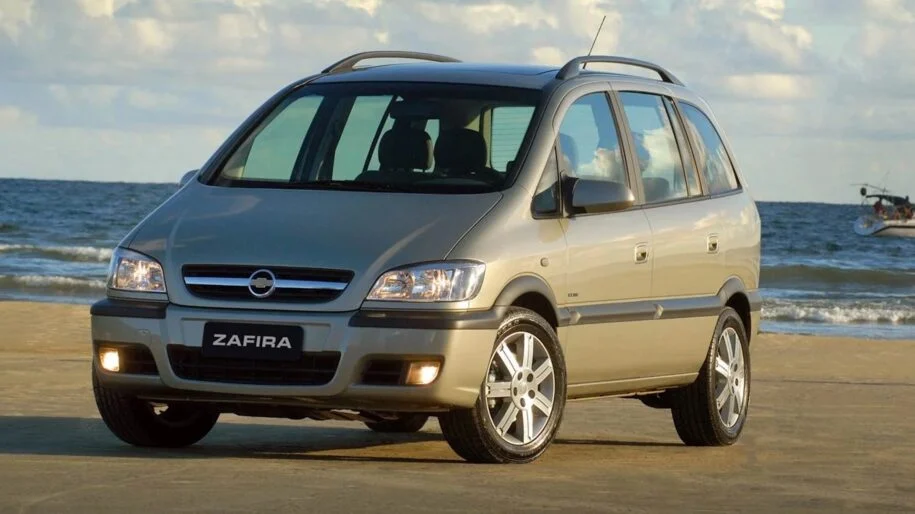 Chevrolet Zafira surpreende: preço atual é de R$ 241.733,37 com inflação