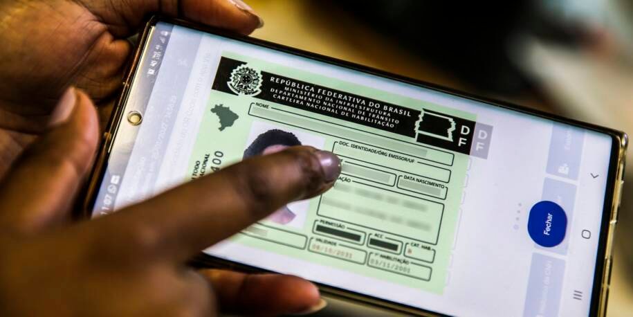 Contran prorroga validade da CNH até dezembro e gera alívio para motoristas