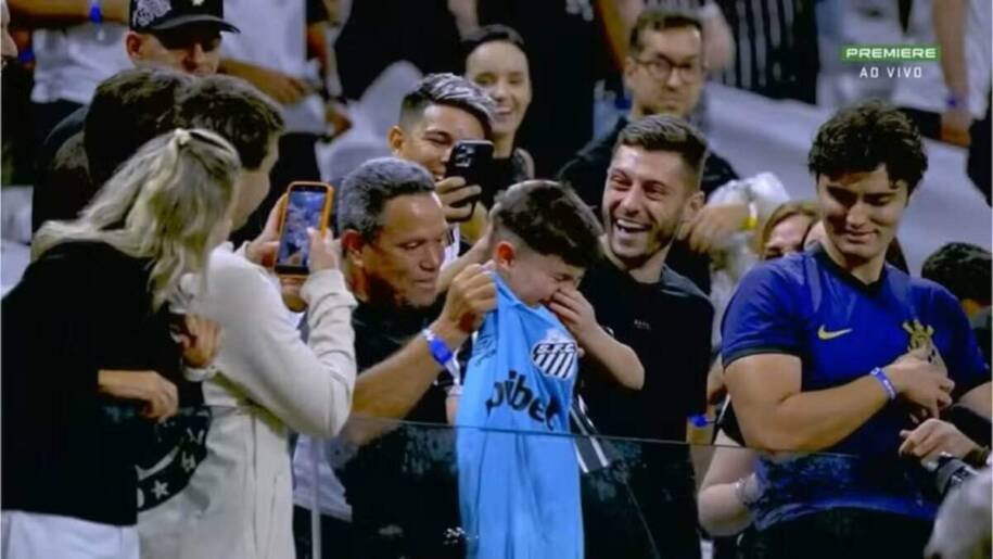 Corinthians recebe multa de R$ 20,5 mil após ofensas a menino com camisa de Neymar