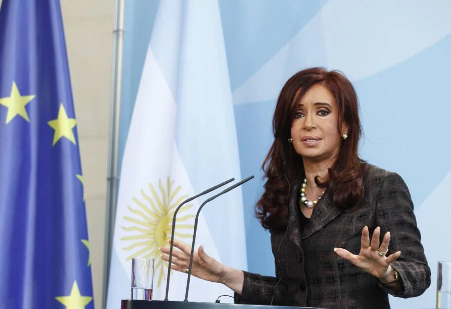 Cristina Kirchner pede revisão de condenação à ONU e mira eleições de 2027