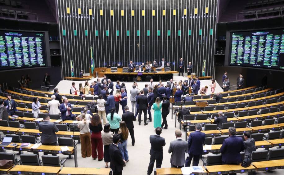Datafolha revela: 37% dos eleitores consideram Congresso ruim e 48% não confiam no STF