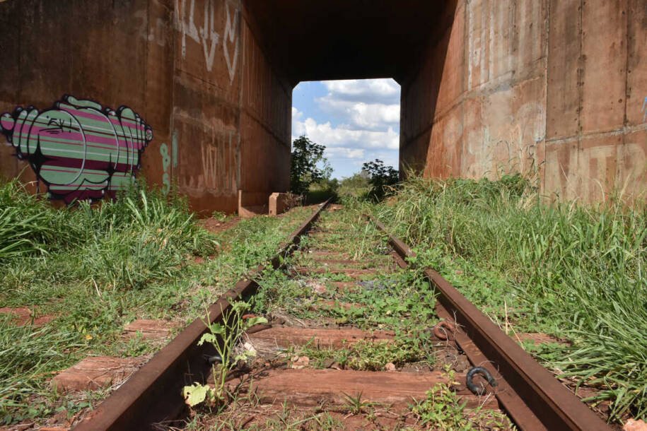 DNIT abre licitação de R$ 212,5 milhões enquanto leilão da Malha Oeste é adiado