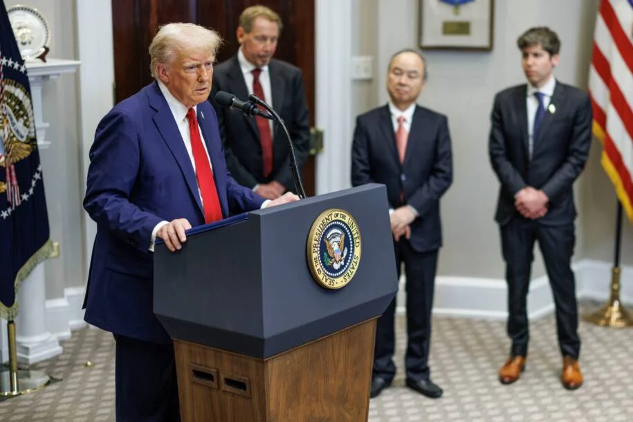 Donald Trump defende liderança dos EUA em IA e critica preocupações exageradas