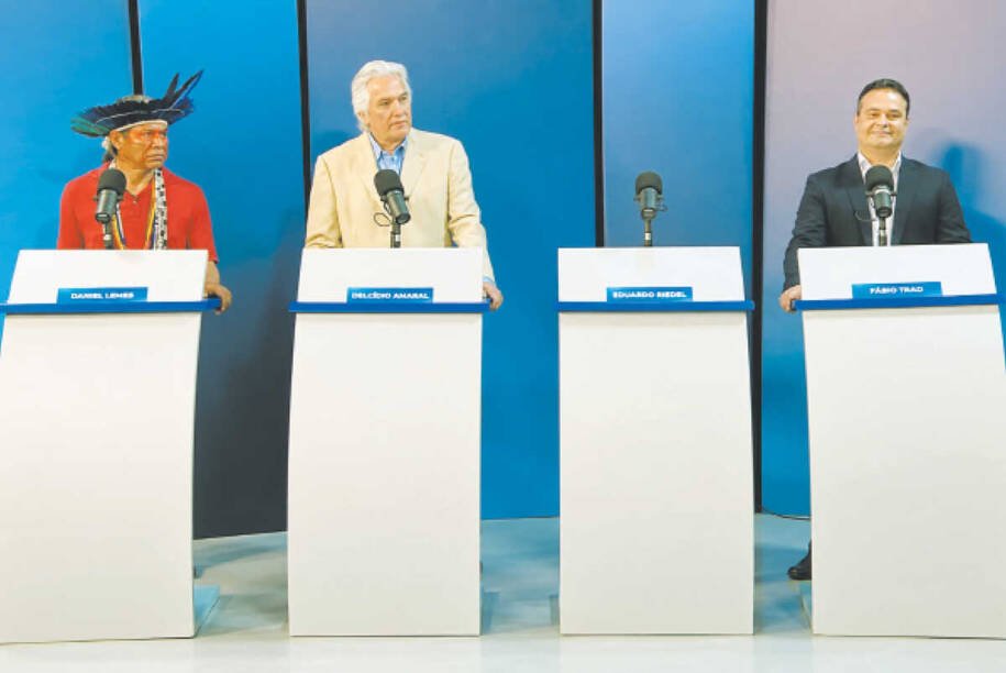 Eduardo Riedel ignora debates e especialistas debatem riscos na eleição de MS