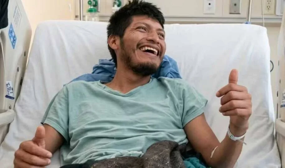 Erasto Crisanto Valdez é resgatado após 15 dias preso em caverna alagada