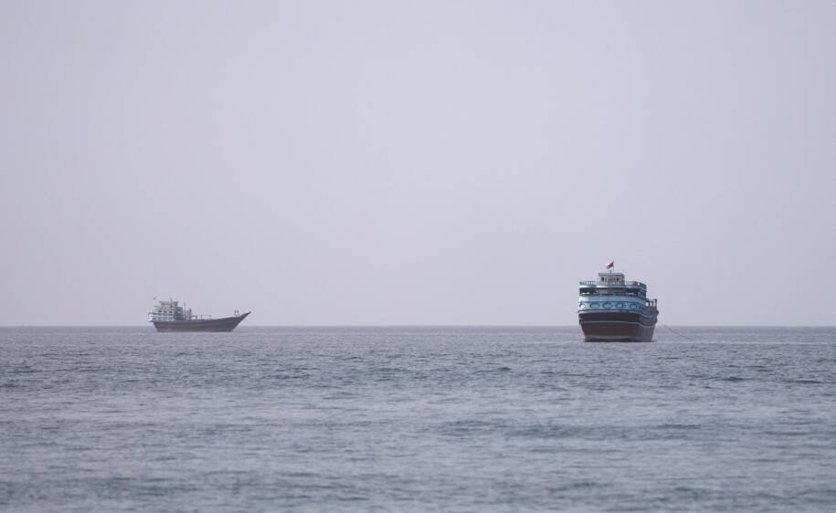 EUA atacam petroleiros iranianos e navegação no Estreito de Ormuz despenca