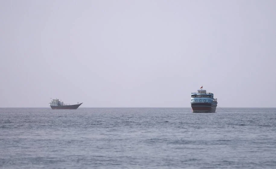 EUA atacam petroleiros iranianos e navegação no Estreito de Ormuz despenca