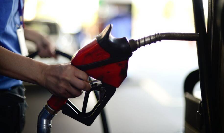 EUA suspendem exportação de diesel e Brasil teme inflação do insumo