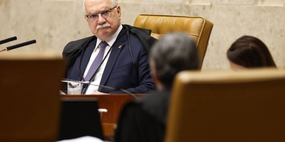 Ex-ministros apoiam Fachin e pedem reformas urgentes no STF em meio à crise
