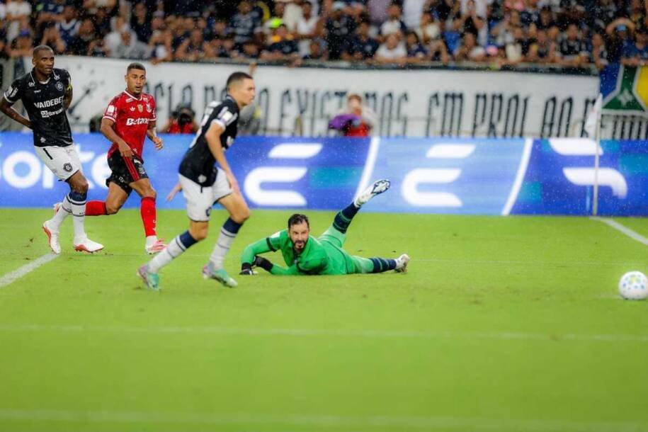 Flamengo vence o Remo e assume liderança provisória do Brasileirão em grande estilo