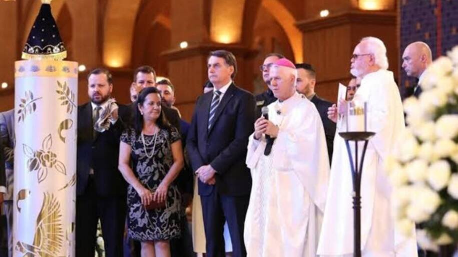 Flávio Bolsonaro nega falsa acusação sobre Nossa Senhora Aparecida e gera polêmica