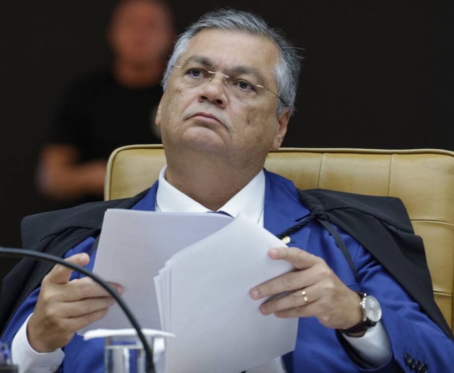 Flávio Dino critica Fachin após defesa de fim do inquérito das fake news