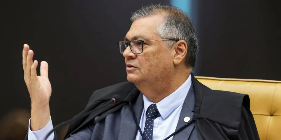 Flávio Dino determina quebra de sigilo e investiga R$ 2 milhões em emendas
