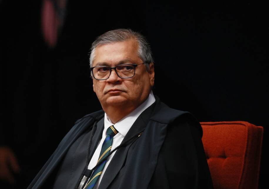 Flávio Dino retira sigilo e investiga deputado Mario Frias por desvios