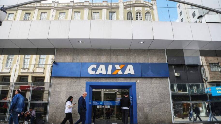 Funcionários da Caixa Econômica mantêm greve após rejeição de proposta; banco reage