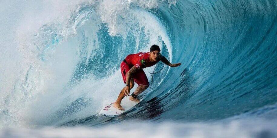 Gabriel Medina é vice-campeão em Fiji, mas brilha com nota 10 na final
