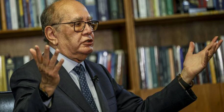 Gilmar Mendes critica afastamento de diretores da PF e pede análise do STF
