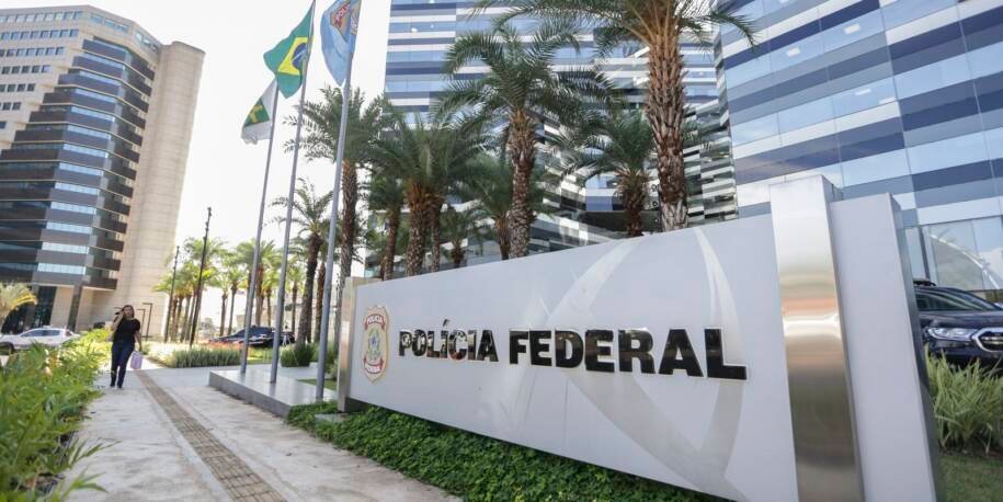 Gilmar Mendes e Cristiano Zanin recebem dados de celular de Vorcaro antes de julgamento tenso