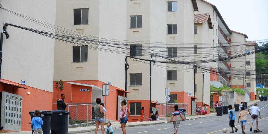 Governo envia proposta de Orçamento de 2027 e congela Bolsa Família em R$ 600