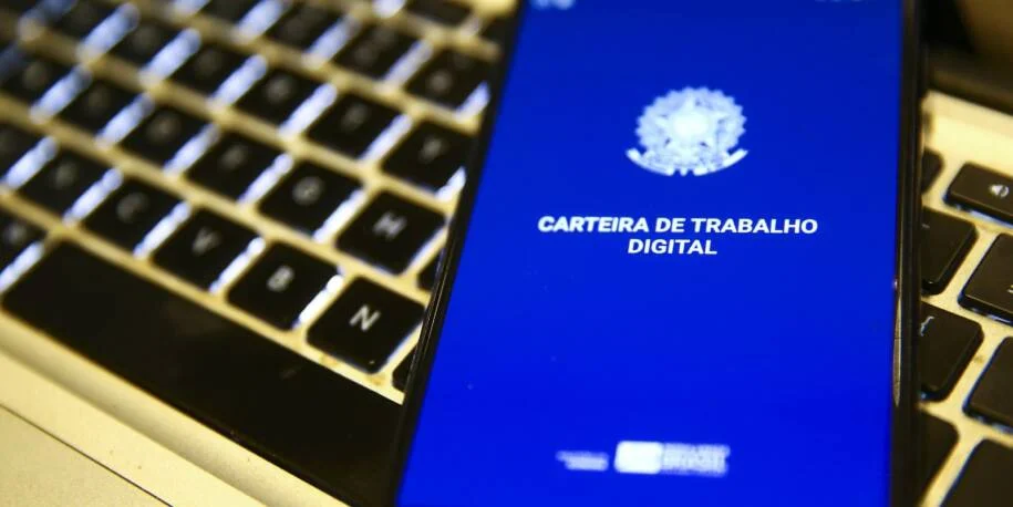 IBGE anuncia taxa de desemprego de 5,3% e revela recordes no mercado de trabalho