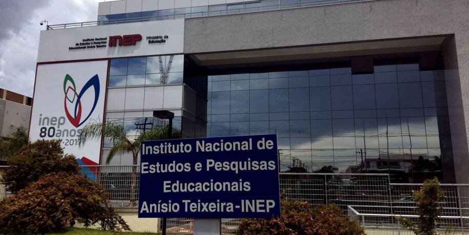Inep libera cartões de inscrição para Enamed e Revalida; confira detalhes importantes