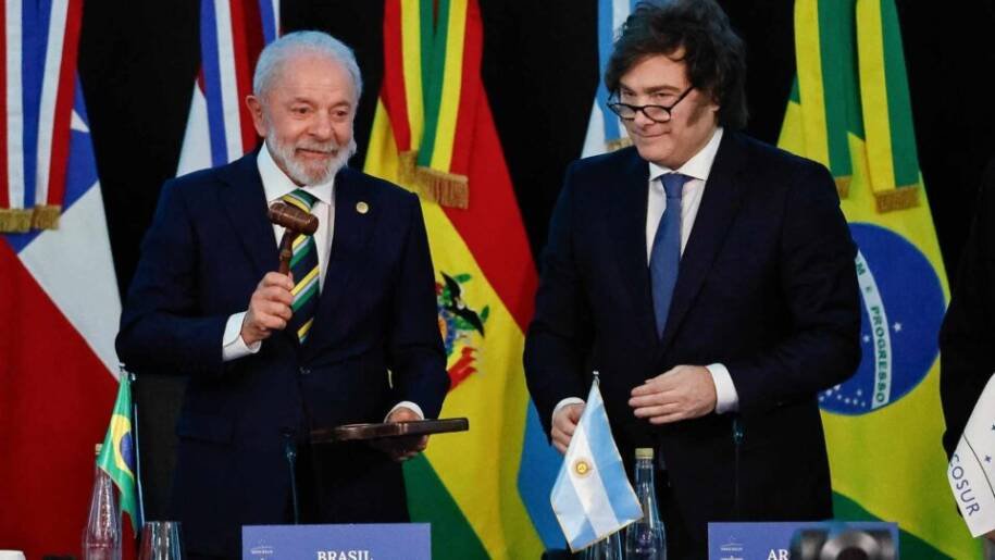 Javier Milei critica Lula e expõe déficit fiscal do Brasil em gráfico alarmante