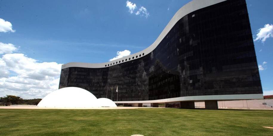 Kassio Nunes Marques anuncia 90% das urnas prontas e alerta sobre seca no Norte