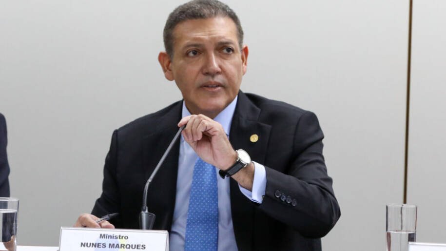 Kassio Nunes Marques obriga Instagram a retirar vídeo de Flávio Bolsonaro em 24h