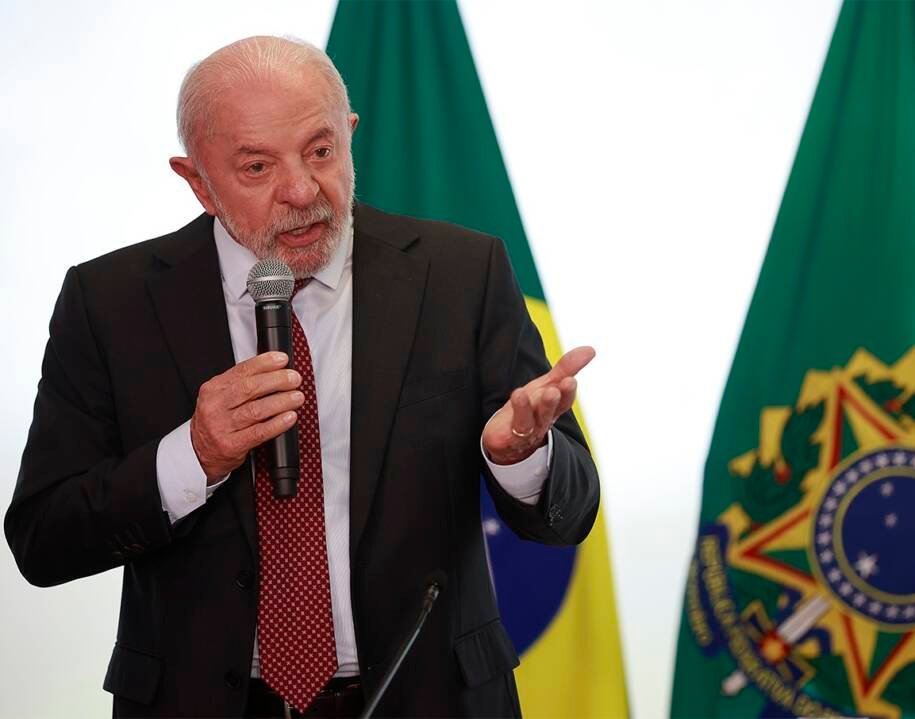 Lula alerta sobre eleições e espera que Trump não interfira no Brasil
