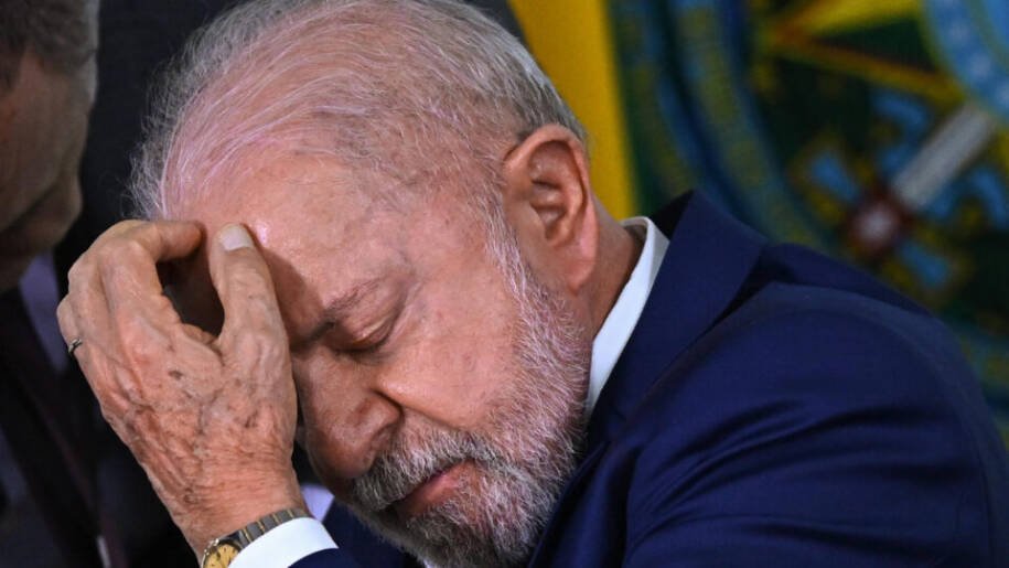 Lula anuncia reajuste de 15% no Bolsa Família e gera polêmica a 17 dias das eleições
