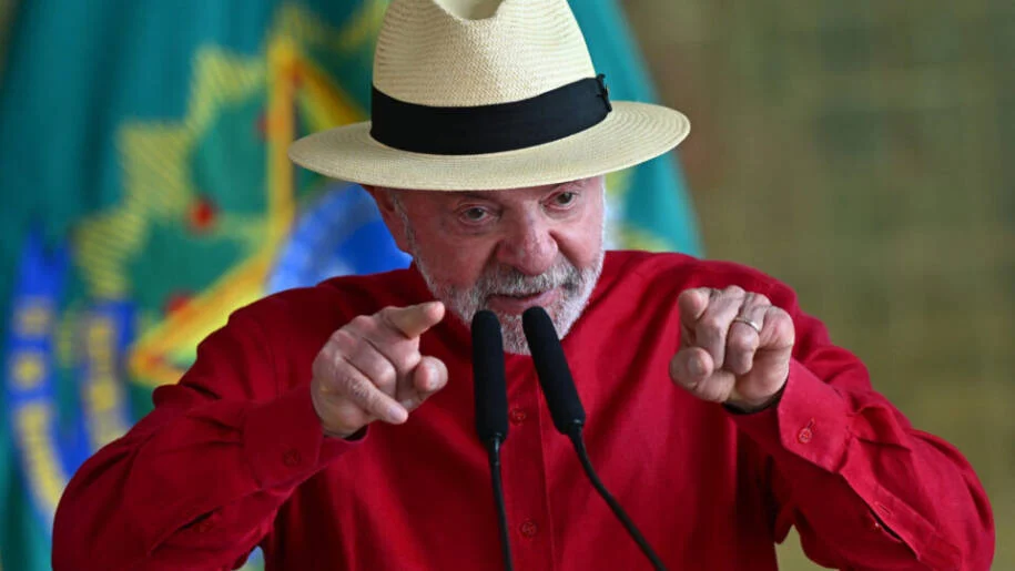 Lula anuncia reajuste do Bolsa Família e gera conta de R$ 90 bilhões para próximo governo