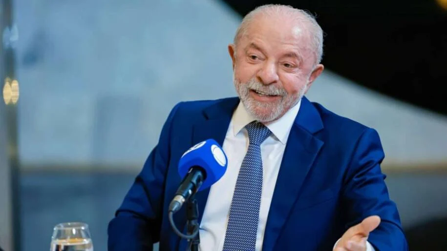 Lula aumenta Bolsa Família em 15% a 17 dias das eleições e gera polêmica