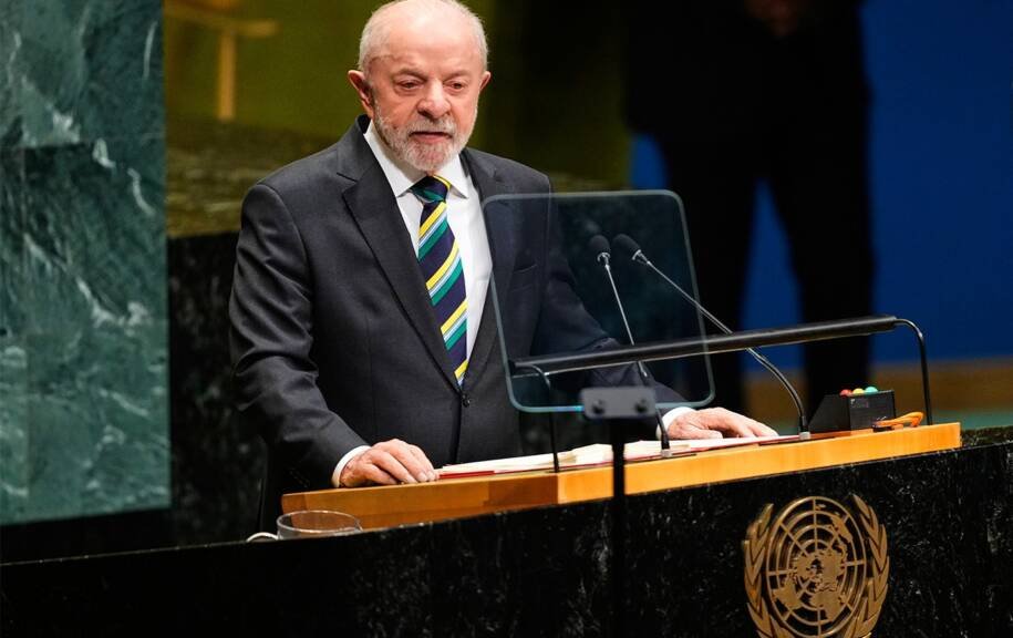 Lula defende soberania na ONU enquanto Flávio Bolsonaro o chama de 'pai dos ricos'