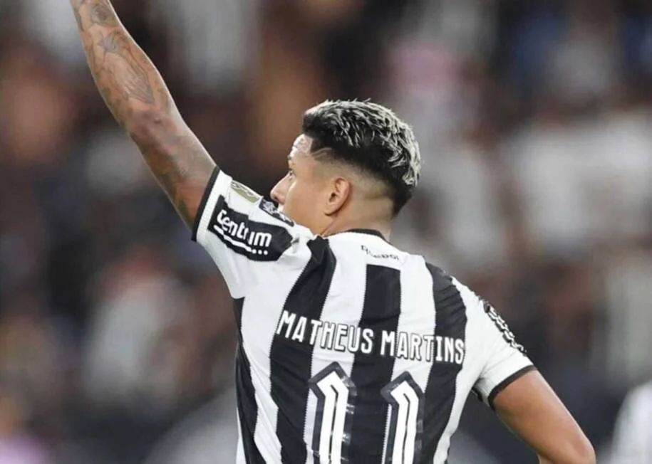 Matheus Martins contesta exames médicos e Botafogo avalia ações contra Dínamo Moscou