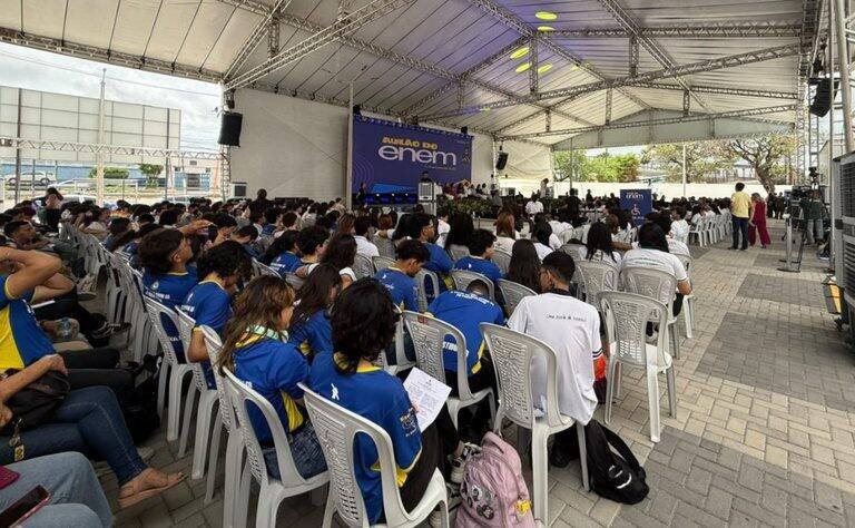 MEC e Ceará promovem aulão preparatório com 2 mil estudantes para o Enem 2026