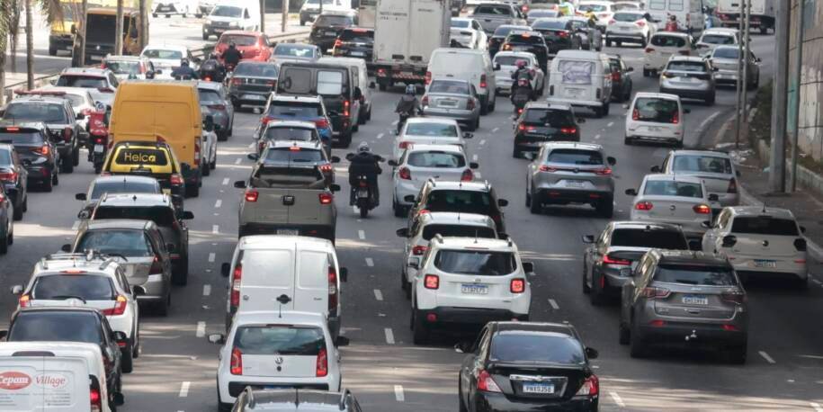 Ministério dos Transportes revela aumento de 216% em pedidos de habilitação