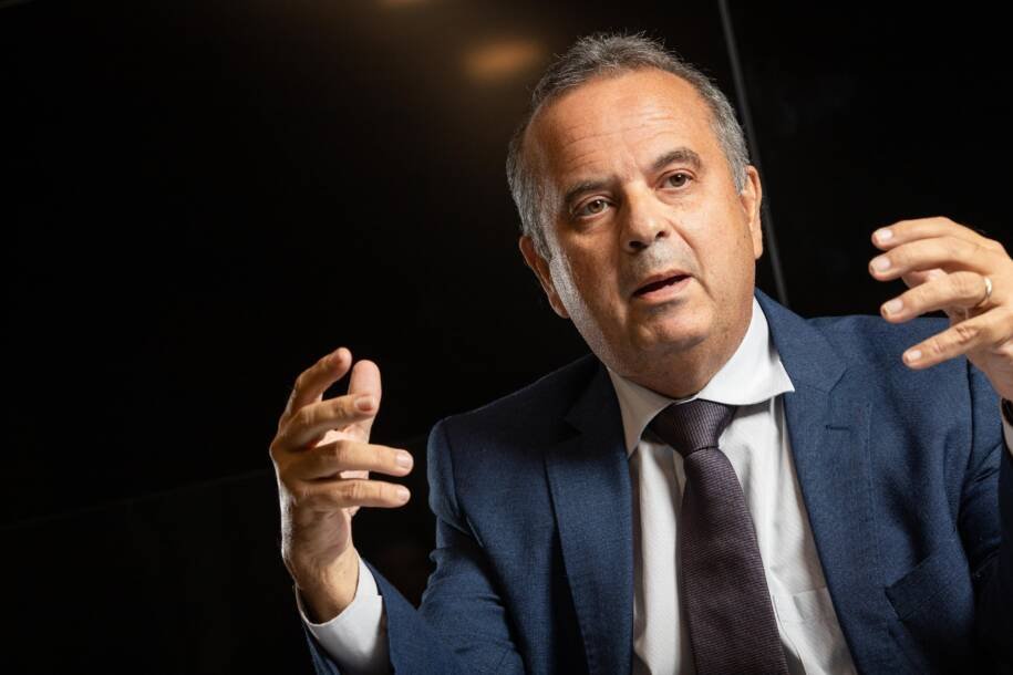 Ministro Alexandre de Moraes pede investigação de André Mendonça e gera crise no STF