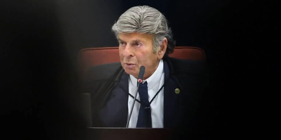 Ministro Luiz Fux cobra Senado sobre registros de entrada de esposa de Moraes