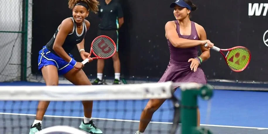 Naná Silva é eliminada em simples, mas avança nas duplas do SP Open