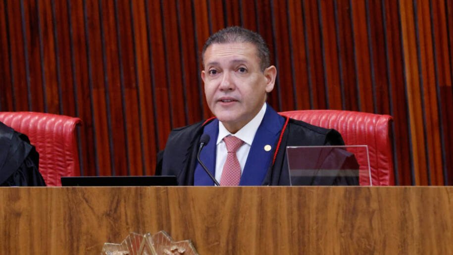Nunes Marques suspende jingle de Lula que liga Flávio a rachadinha e Banco Master