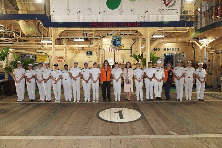 Petrobras batiza navio Starnav Elektra com tripulação 100% feminina e investimento de R$ 450 milhões