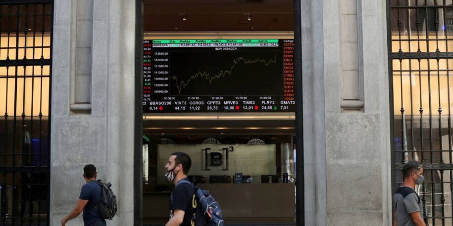 Petrobras impulsiona Ibovespa a 179.722,48 pontos em meio a tensões no Irã