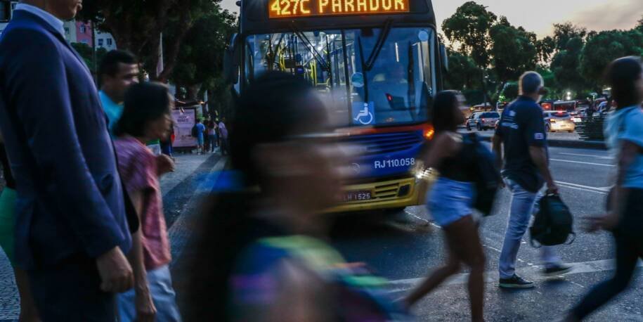 Plataforma Avaaz revela que 30 milhões de eleitores se sentem solitários e exaustos