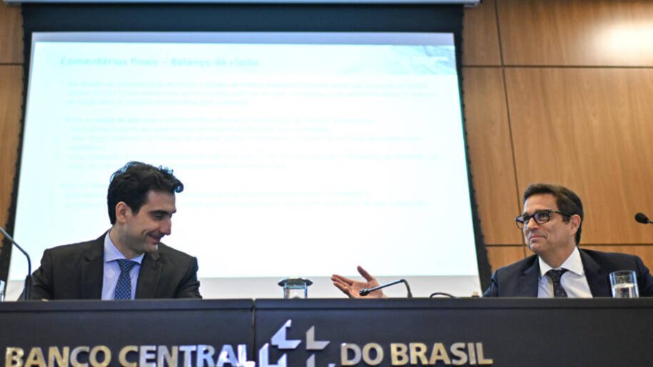Polícia Federal convoca Gabriel Galípolo e Roberto Campos Neto para depor sobre Caso Master