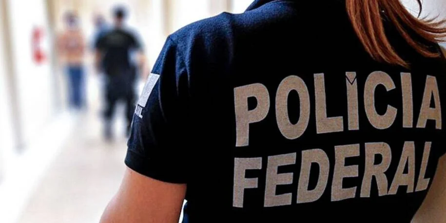 Polícia Federal desmantela esquema de fraudes em registro de armas no Rio e ES