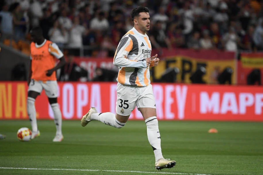 Raúl Asencio, zagueiro do Real Madrid, é condenado por dirigir embriagado
